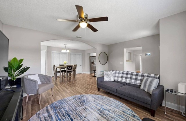 Single Story 4 Bedroom Home Near Downtown Jax