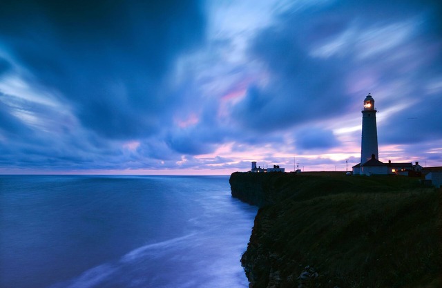 Situated at Nash Point Lighthouse, Stella provides accommodation for up to five guests.