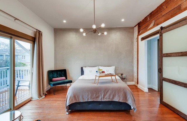 SJ4 Exclusive Private Historic Contemporary suites