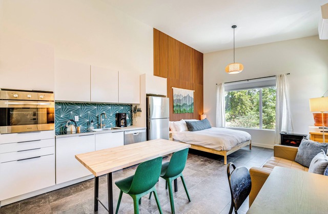 Ski, Hike & Bike: Modern Park City Studio