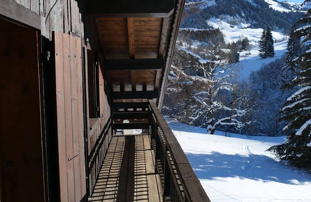 Ski-In/Ski-Out Mountain Chalet Apartment, 2 Bedrooms, Sleeps 5, Balcony, Parking