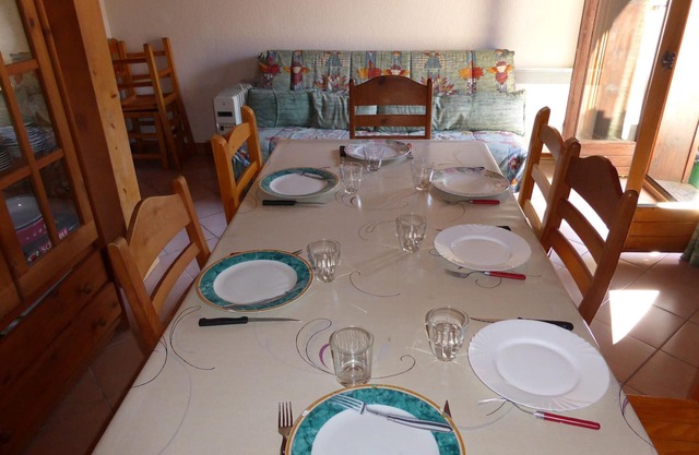 Ski-in/Ski-out Apartment with Balcony, 3 Rooms, Sleeps 7, Pet Friendly