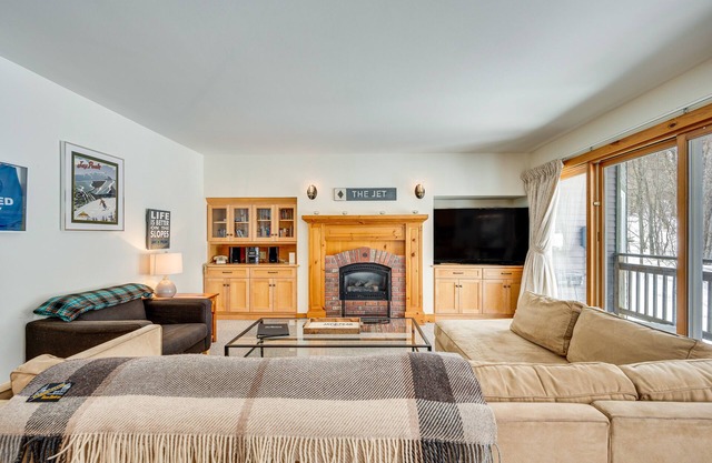 Ski-In Resort Family Condo w/Deck at Jay Peak!