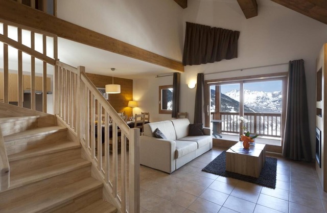 Ski-in/ski-out & foot of the slopes, fitness, swimming pool, balcony, tv, ski locker, 41-50m²