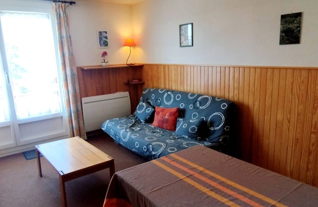 Ski-in/Ski-out, 3-room, sleeps 6 in Les Adrets-Prapoutel