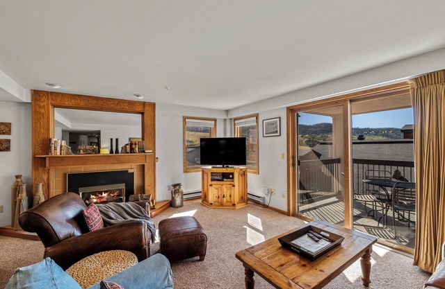 Ski-In/Ski-Out 2-Bdrm at Torian Plum!