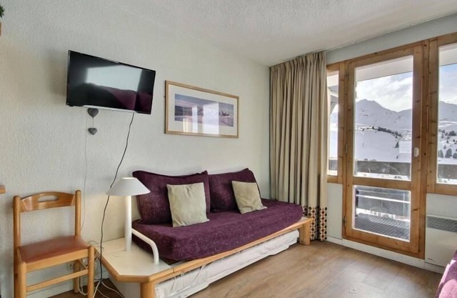 Ski-in/Ski-out apartment, 6 people, near shops