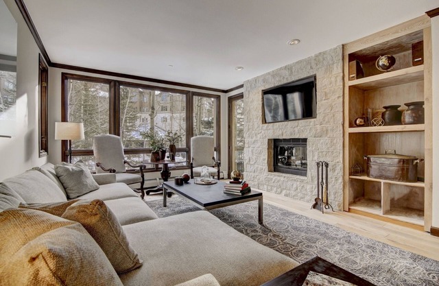 SKI IN/SKI OUT BEAVER CREEK RESIDENCE