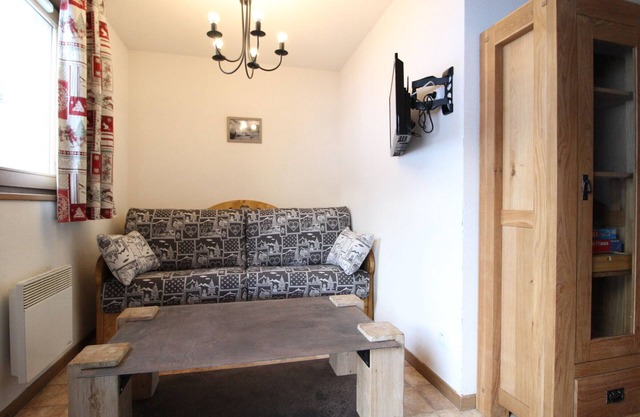 Ski-In/Ski-Out Duplex for 10 with Balcony, Parking, and WiFi in Val-Cenis