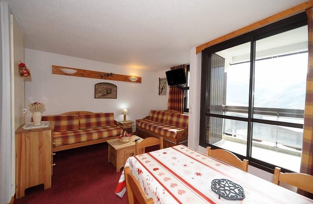 Ski-in/ski-out & foot of the slopes, 5th floor, view mountain, balcony, tv, ski locker, 40m²