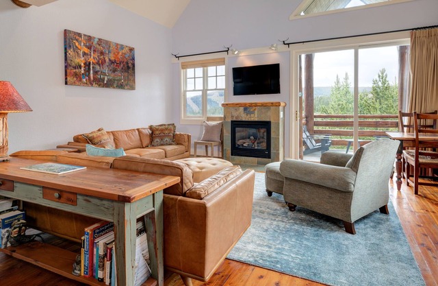 Ski-in/Ski-out Home w/Private Hot Tub in Moonlight Basin - Saddle Ridge - First Chair Lair