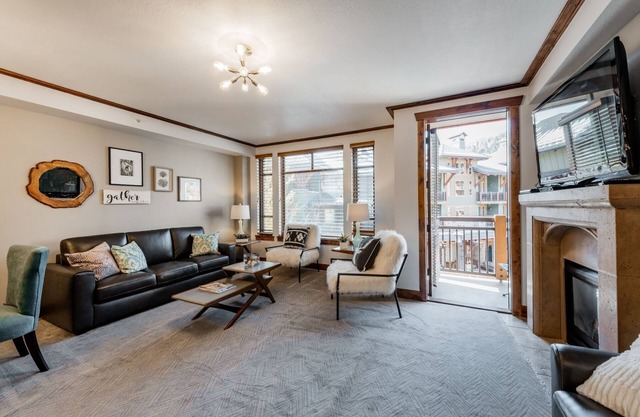 Ski-in/Ski-Out Signature Hyatt Centric, Remodeled Largest 1Bed/2 Baths-Sleeps 6