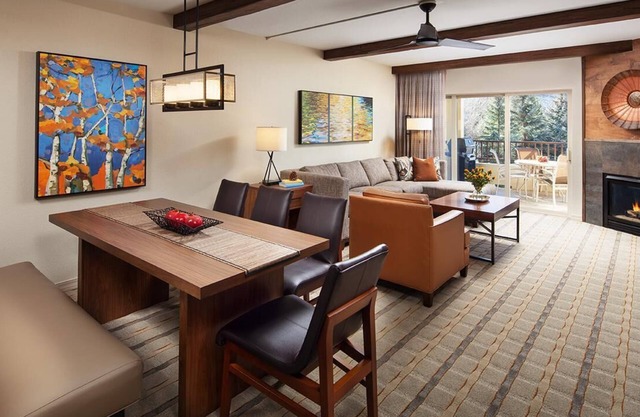 SKI Vail ,Sleep at Avon. Fully appointed, 2 bedroom-plus, sleeps 8. Aaaahmazing!