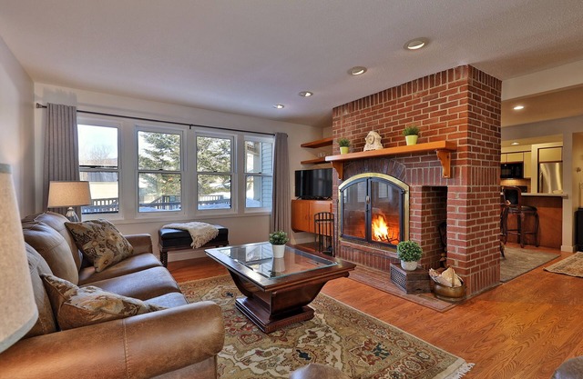 Skiers! Fox Hollow 2BR/2BA Condo. Across from Pico, Minutes to Killington