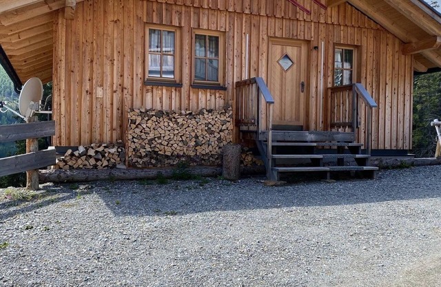 Skihütte in Schönberg-Lachtal with Private Parking and Mountain View