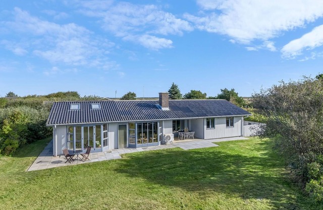 "Skoge" - 900m from the sea by Interhome