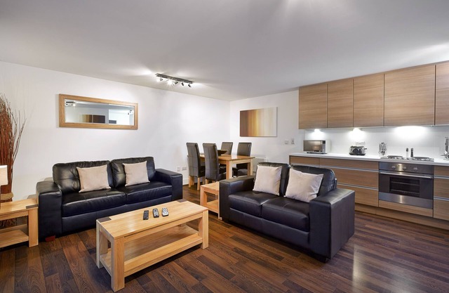 Skyline Plaza by Viridian Apartments