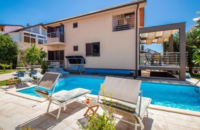 Slava i Oksana by Interhome