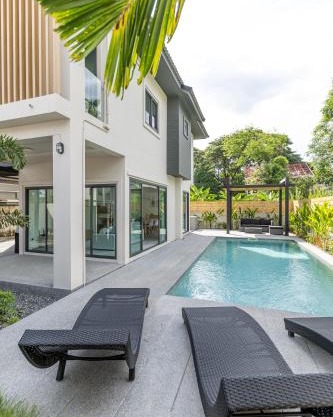 Sleep With Sheep - 3 Bedroom Pool Villa