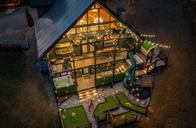 ~sleep22~arcade-golf-comm.pool-bunks-1.7mi to pkwy