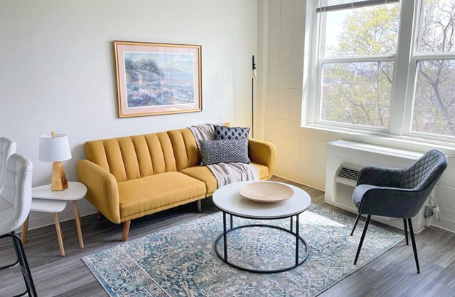 Sleepover: Elite 1BD/1BA + Gym - Cincinnati