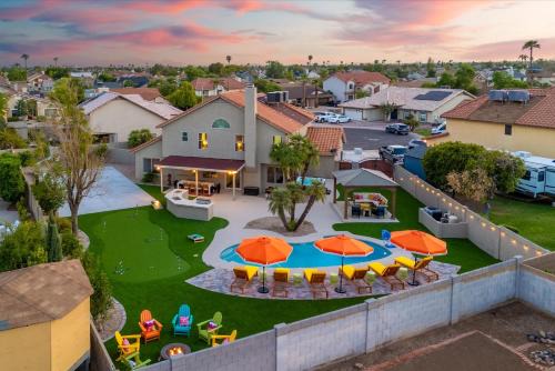 Sleeps 16 Sport Court Heated Pool Putt Putt