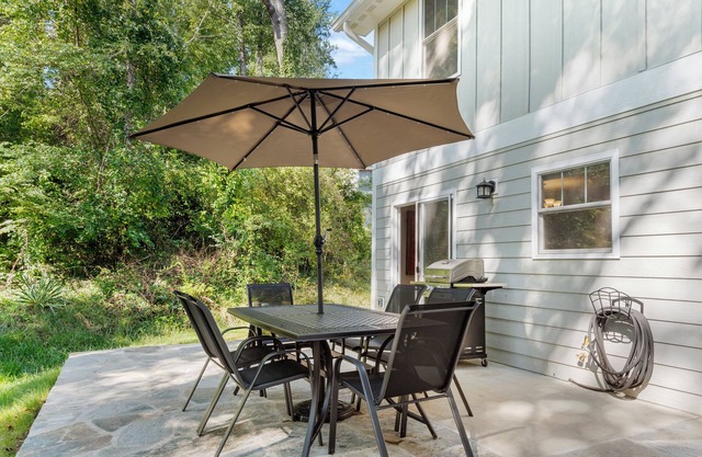 Sleeps 20, Entire Duplex | Private Patio | 6 Minutes to Downtown Asheville