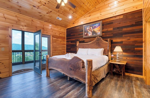 Sleeps 24 2 Homes, Hot Tub, Sauna, Movie Theater, Firepit, Pool, Tennis Courts