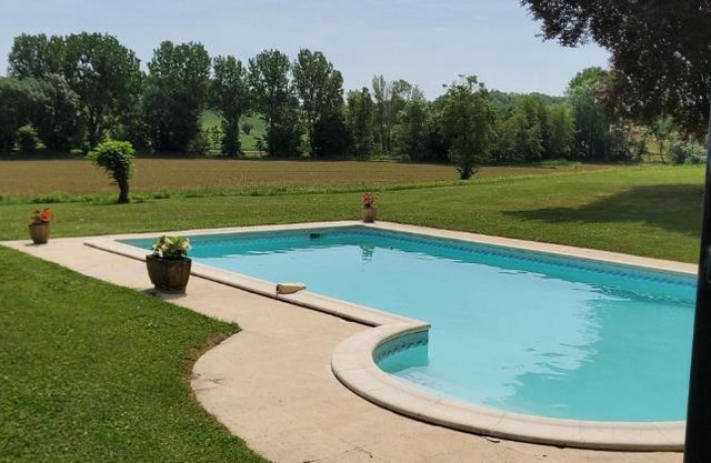 Sleeps 8 with Pool and Pet-Friendly