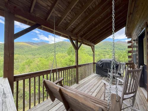 Sleepy Bear Cabin-Watch the Sunset, Dogs welcome with Pet Rate