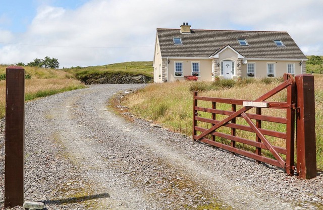 SLEIBHTE SLIABH LIAG, family friendly in Carrick, County Donegal