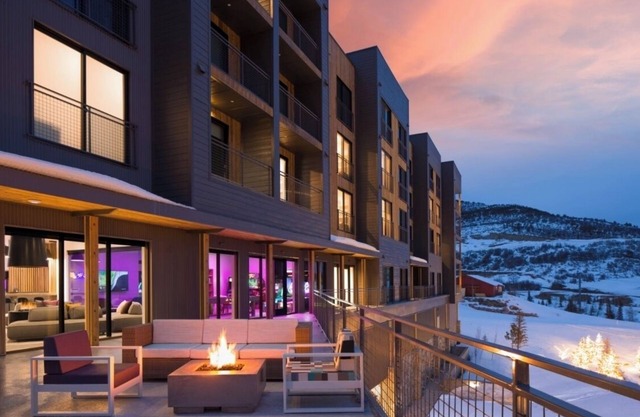 Slope Side Studio in the Heart of Canyons Village with Heated Pool and Hot Tub!