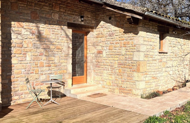 Small 2/4 person gite with swimming pool to share with the large gite