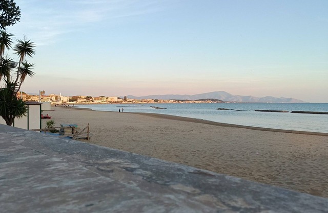 Small paradise surrounded by greenery just a stone's throw from the sea