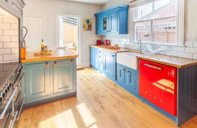 Small Seaview Villa - Norfolk Cottage Agency