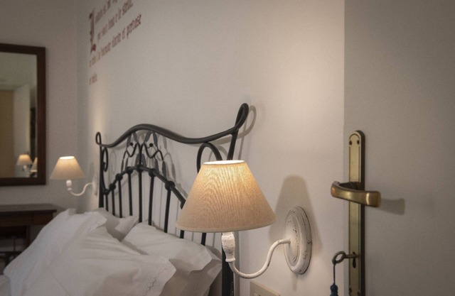 Small villa near the historic center with free parking