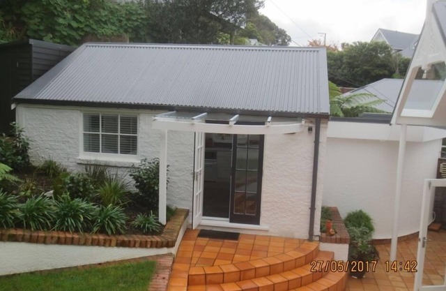 Smart and tidy cottage close to CBD.