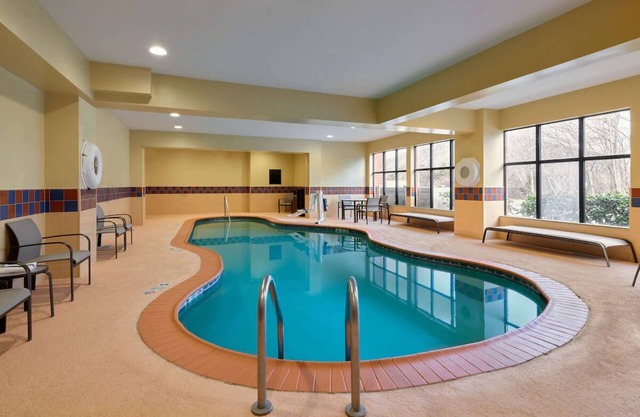 Smithfield Stay with Indoor Pool, Free Breakfast – Close to Casino