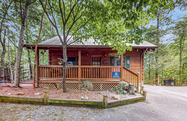 Smoky Mountain retreat with deck, hot tub, pool table, & free attraction tickets