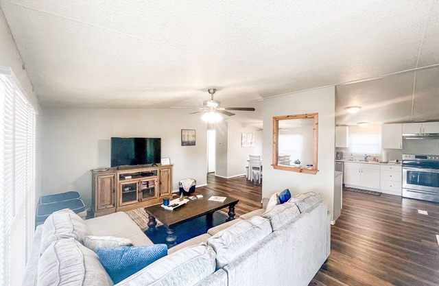 "Smooth Sailing" less than 10 minutes from Lake Texoma and Choctaw Casino