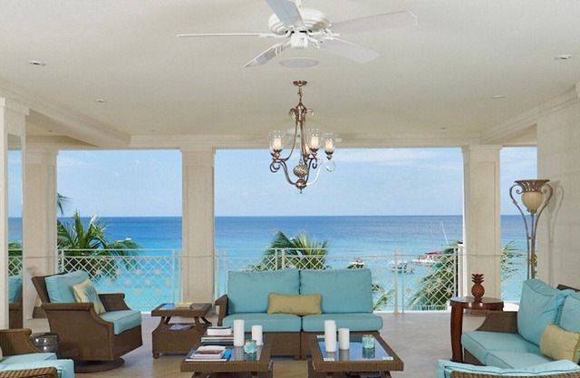 SMUGGLERS COVE 6 BARBADOS - LUXURY 4 BEDROOM BEACH FRONT VILLA - COOK INCLUDED