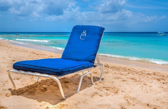 Smugglers Cove 3 - FREE NIGHT AND FREE CAR CERTAIN WEEKS - 3 Bed Beachfront Villa