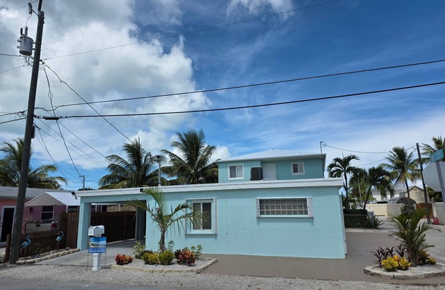 Snowbird Paradise: Last minute deal!