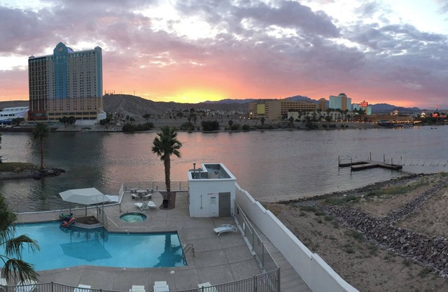 Snowbird Riverfront Condo across from the Laughlin Casinos- MONTHLY RENTAL