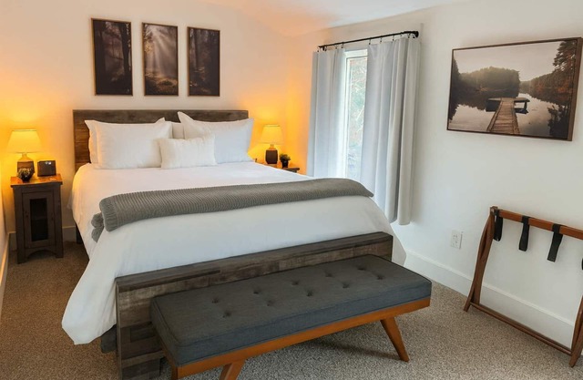 Snowcreek Suite BnB - Fir - Hot Tub