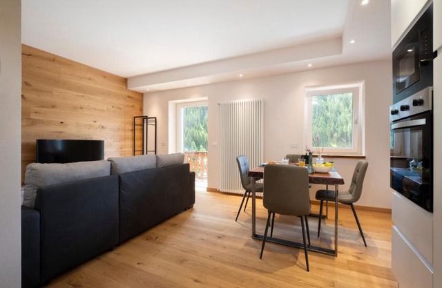 SnowLake Suite & Apartment
