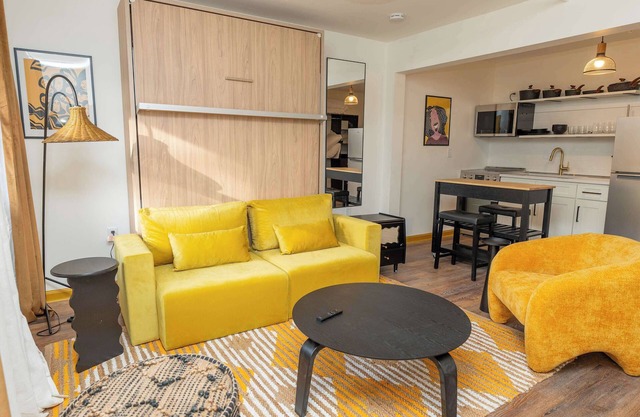 Sol – Bright & Cheerful Bachelor Suite in NULU