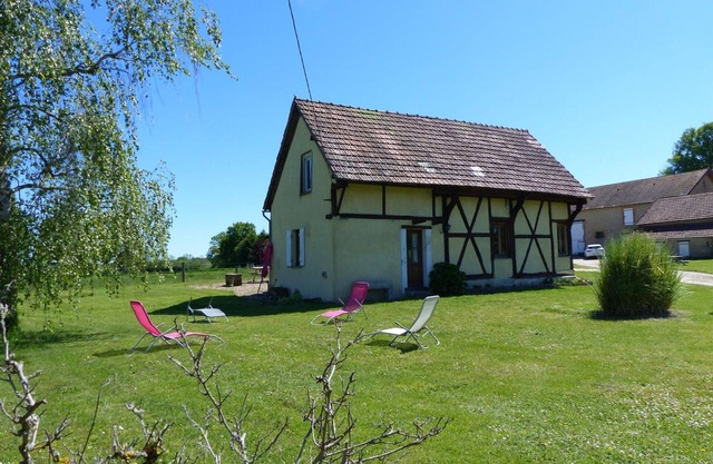 Solognote house with shared pool and garden