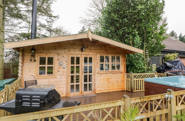 SOMEPLACE ELSE, romantic, with a garden in Diss
