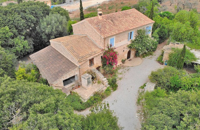 Son Barraquer 047 traditional finca with pool and magnificent garden